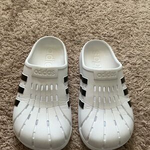 Adidas Kids White and Black Slippers